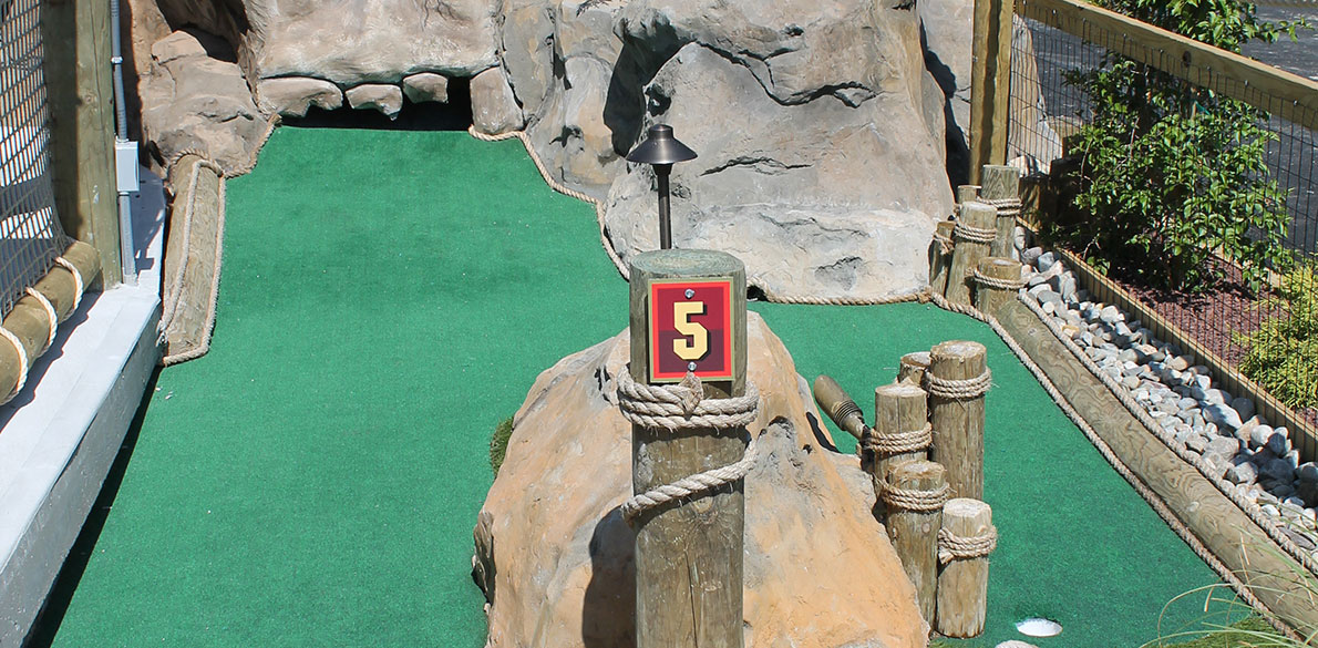 Hole 5 Putt Putt