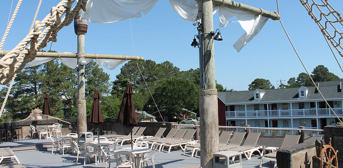 Pool seating on bow of pirate ship